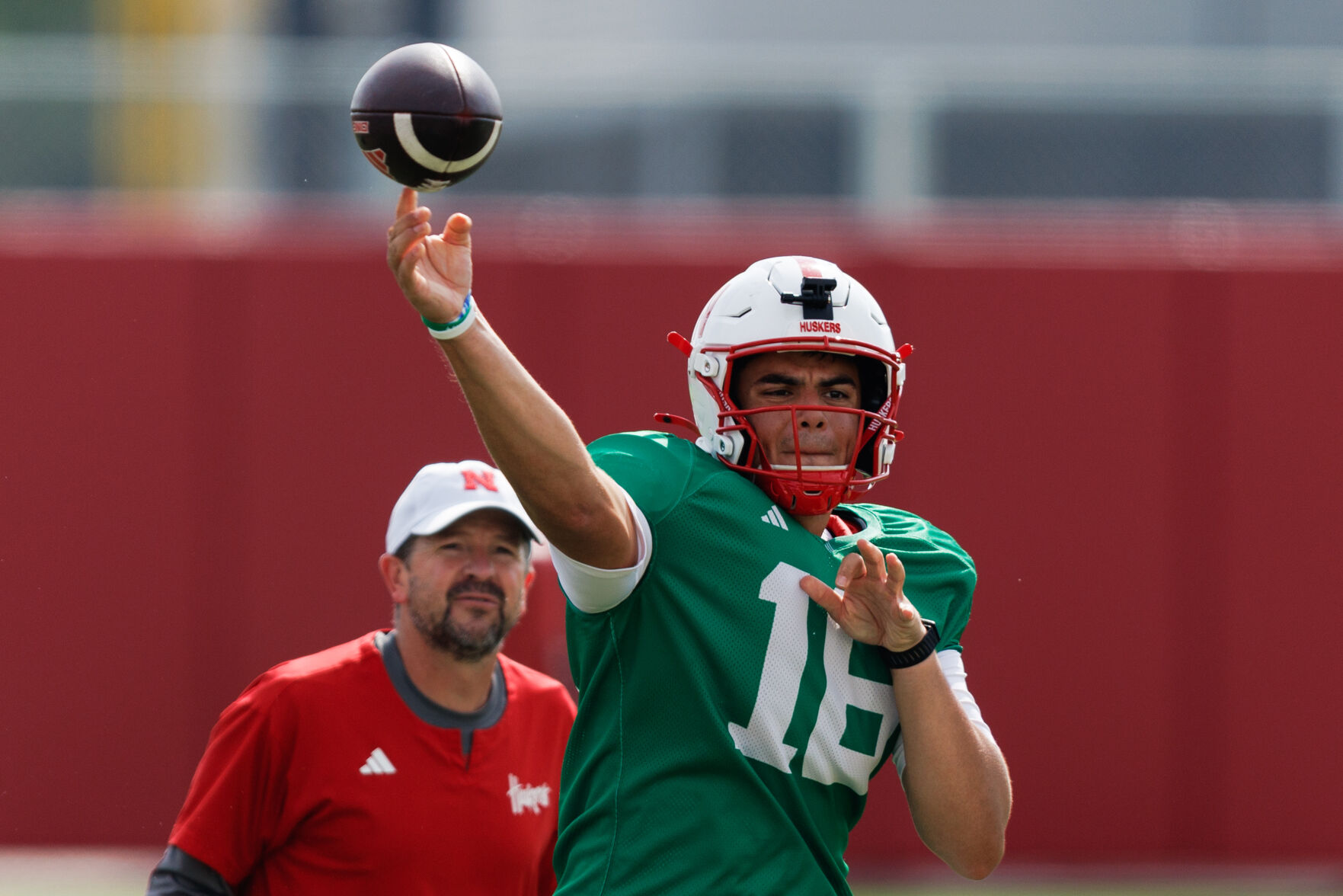 081225-owh-spo-huskerfb-09.JPG